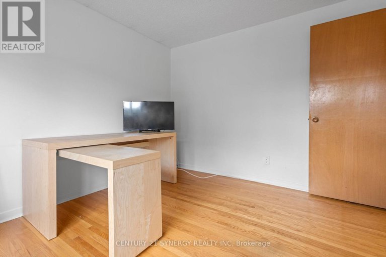 28626680/14-silver-aspen-crescent/blackburn-hamlet/ottawa/ontario/K1B3C5_14
