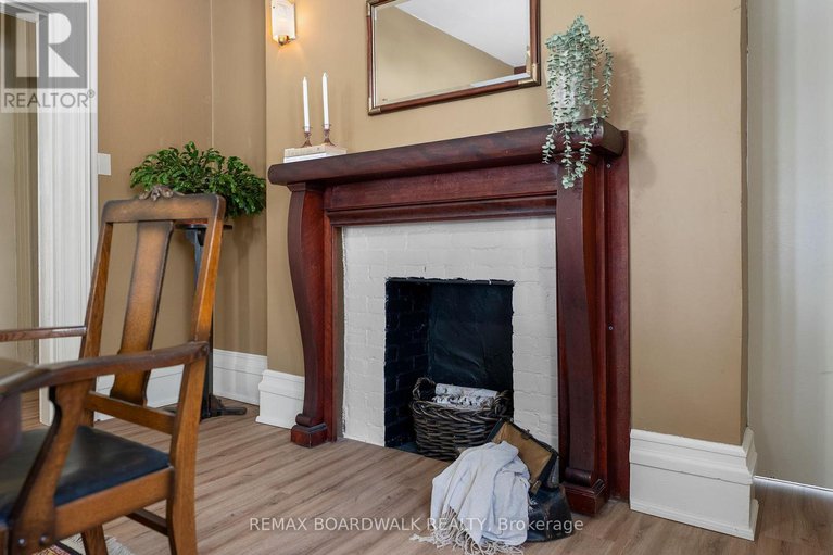 29405267/532-st-lawrence-street/winchester/north-dundas/ontario/K0C2K0_12