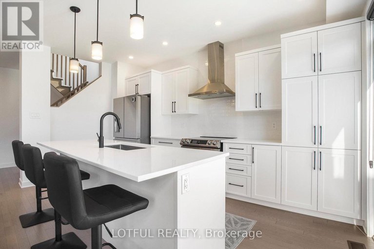 29475387/522-ascender-avenue/mer-bleuebradley-estatesanderson-park/ottawa/ontario/K1W0R6_12