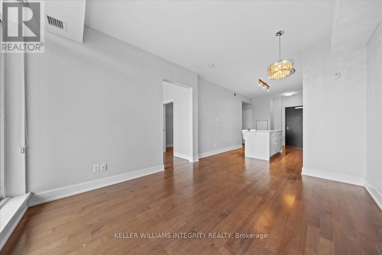 28188741/609-98-richmond-road/westborohampton-park/ottawa/ontario/K1Z0B2_16