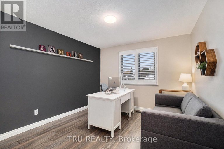 29348348/1719-meadowview-crescent-n/convent-glen-south/ottawa/ontario/K1C1T9_24