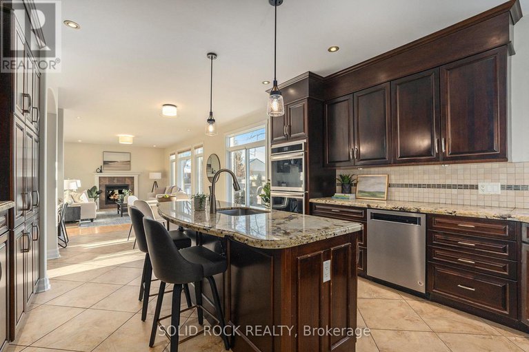 28412974/120-rossland-avenue/meadowlandsst-claire-gardens/ottawa/ontario/K2G2L3_13