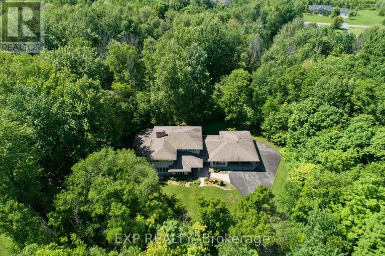 29369417/5759-queenscourt-crescent/manotick-east-to-manotick-station/ottawa/ontario/K4M1K3_49