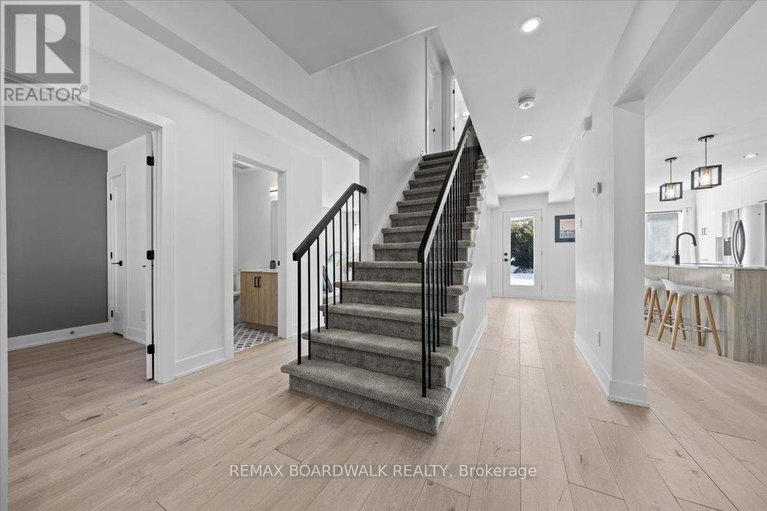 29481877/1535-kamouraska-circle/chateauneuf/ottawa/ontario/K1C3J1_20