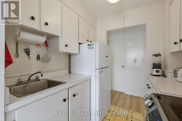 28348903/305b-2041-arrowsmith-drive/beacon-hill-south/ottawa/ontario/K1J7V7_16