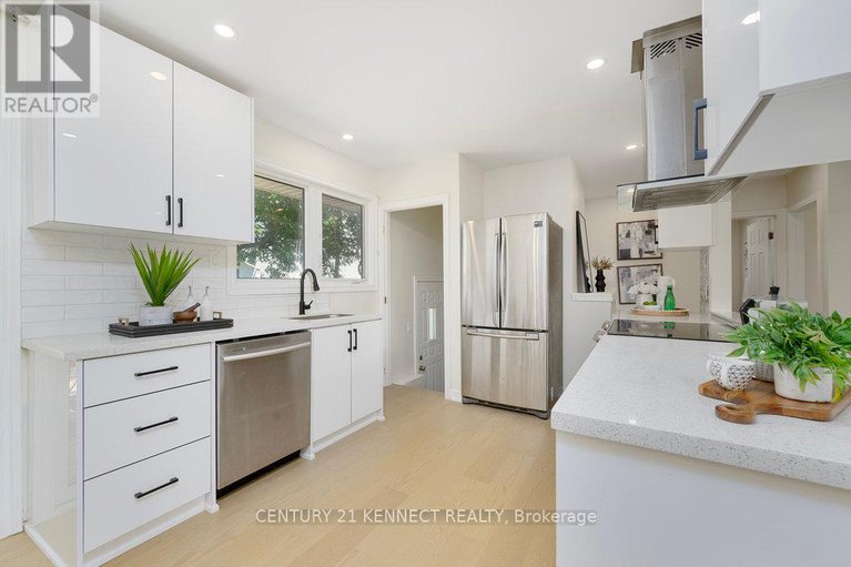28656058/1666-fisher-avenue/borden-farmstewart-farmcarleton-heightsparkwood-hills/ottawa/ontario/K2C1X7_10