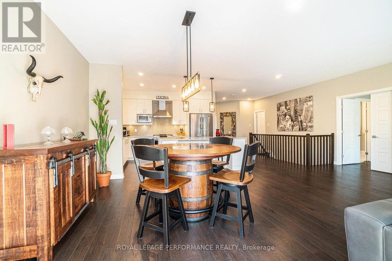 28336661/82-kayenta-street/remainder-of-stittsville-area/ottawa/ontario/K2S2K7_17