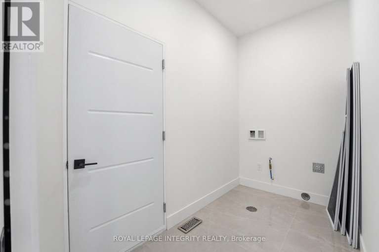 29663854/984-watson-street/fairfield-heights/ottawa/ontario/K2B6C2_35