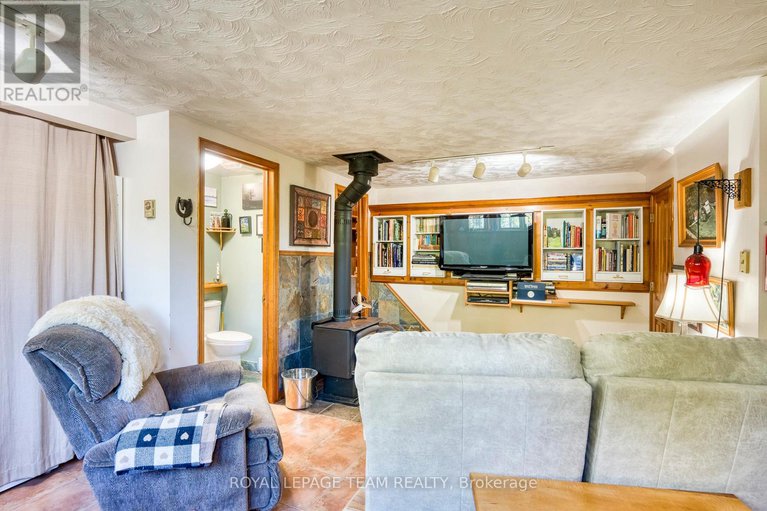 28847636/2828-con10-n/pakenham/mississippi-mills/ontario/K0A2X0_19