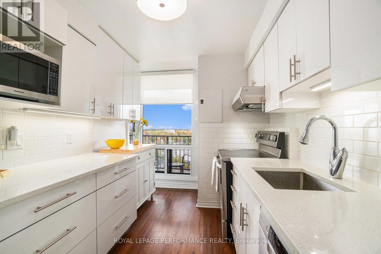 28976196/1508-1195-richmond-road/woodroffe/ottawa/ontario/K2B8E4_15