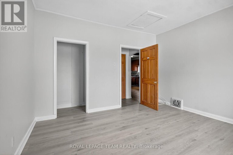 28893264/2822-richmond-road/fairfield-heights/ottawa/ontario/K2B6S5_19