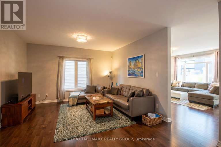 28553250/217-fountainhead-drive/mer-bleuebradley-estatesanderson-park/ottawa/ontario/K1W0C2_12