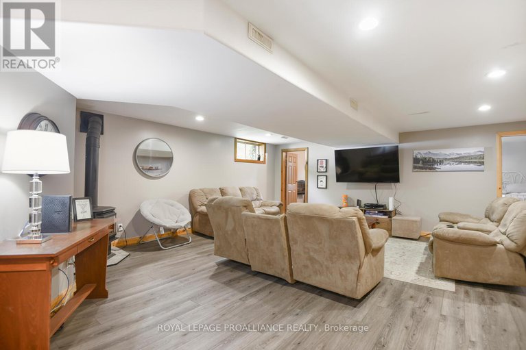 28560164/16-willow-drive/augusta-twp/augusta/ontario/K0E1P0_21