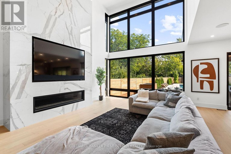 29327645/1124-normandy-crescent/borden-farmstewart-farmcarleton-heightsparkwood-hills/ottawa/ontario/K2E5A4_11