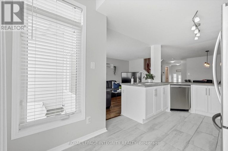 29413396/329-brigitta-street/emerald-meadowstrailwest/ottawa/ontario/K2S0H9_17