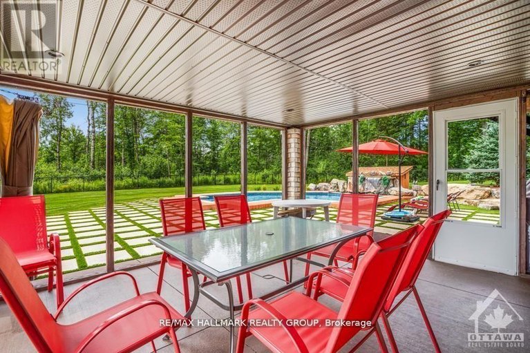 29584360/699-ballycastle-crescent/riverside-south/ottawa/ontario/K1X0A4_46