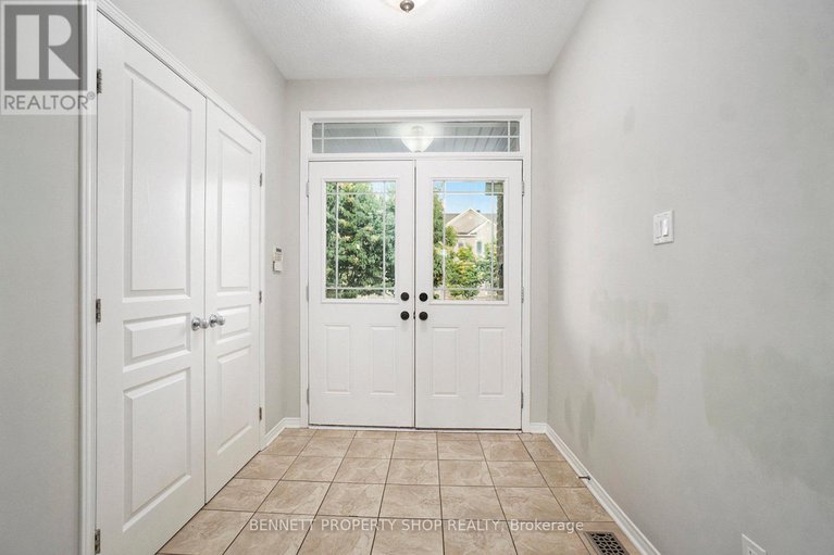28577156/526-pepperville-crescent-n/emerald-meadowstrailwest/ottawa/ontario/K2M0E5_2