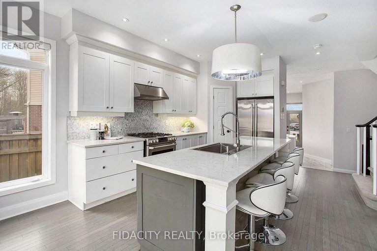 28286993/670-whitecliffs-avenue/riverside-south/ottawa/ontario/K1V2N4_8