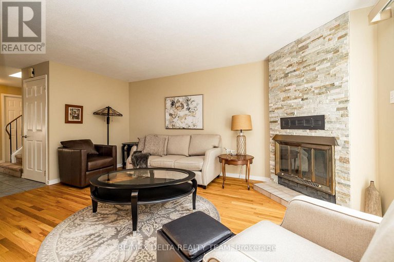 28889907/334-omer-lacasse-avenue/queenswood-heights-south/ottawa/ontario/K1E2X8_3