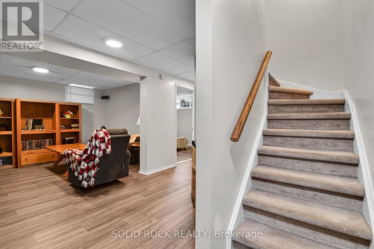 28372403/1824-mccallum-drive/fallingbrookgardenway-south/ottawa/ontario/K4A3T7_25
