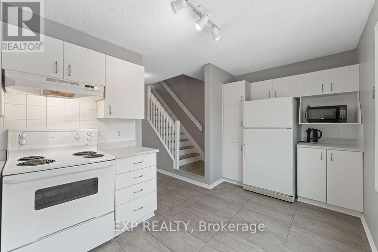 28765564/202-299-castor-street/village-of-russell/russell/ontario/K4R1E9_18
