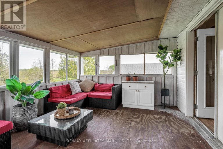 29189101/4239-county-rd-11-road/south-stormont-osnabruck-twp/south-stormont/ontario/K7R3L2_25