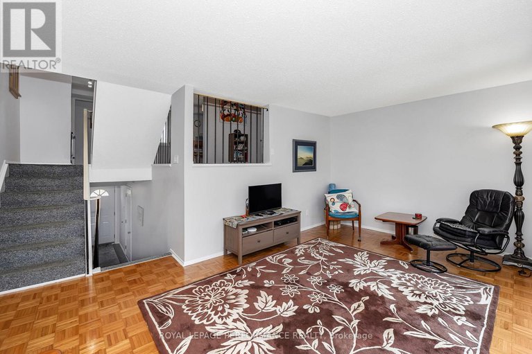 29049192/302-salter-crescent/beaverbrook/ottawa/ontario/K2K1Z3_16