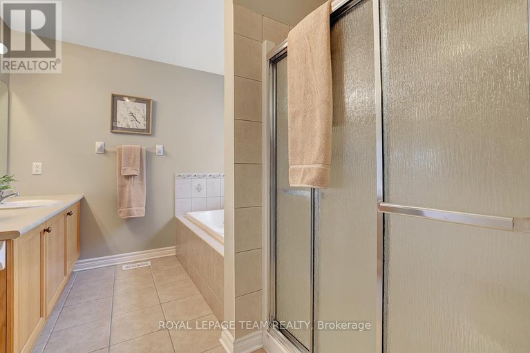 29594143/254-tewsley-drive/riverside-southgloucester-glen/ottawa/ontario/K1V0Y6_22