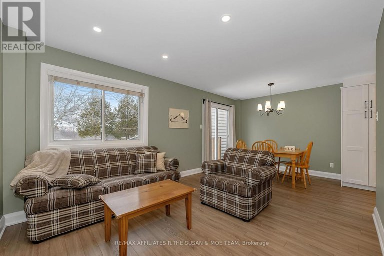 29250493/59-birchbank-crescent/bridlewood/ottawa/ontario/K2M2J9_8