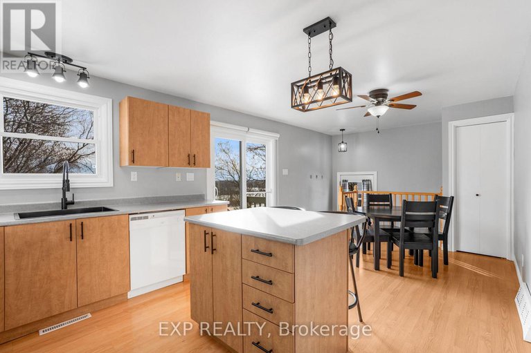 29139748/133-high-street/vankleek-hill/champlain/ontario/K0B1R0_9