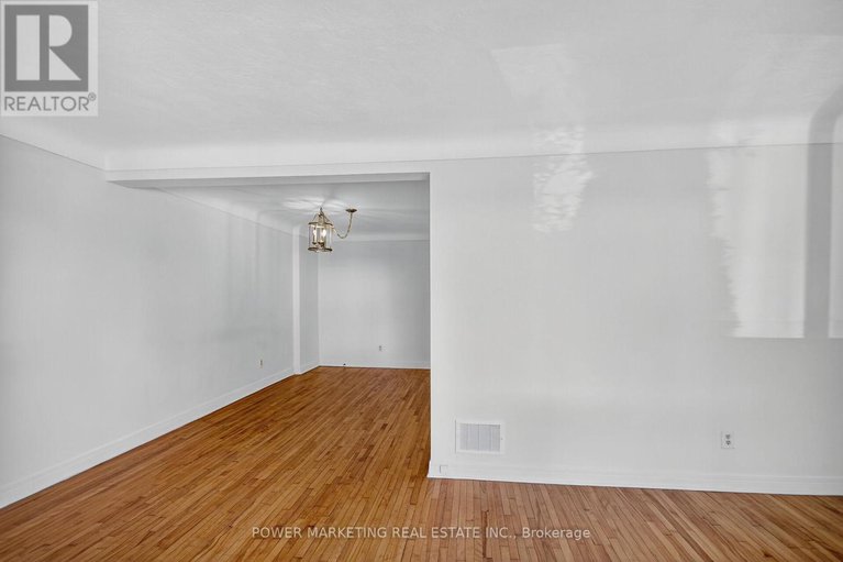 28690324/528-mutual-street/castle-heights/ottawa/ontario/K1K1C6_8