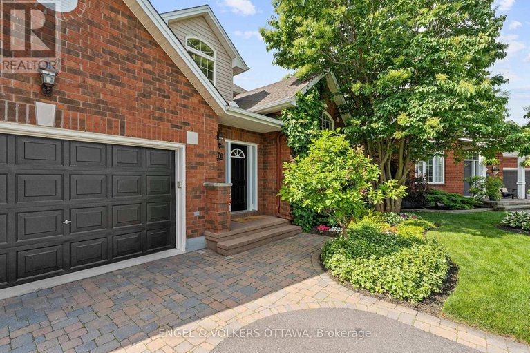 28648158/804-covehead-crescent/riverside-southgloucester-glen/ottawa/ontario/K1V1M3_4