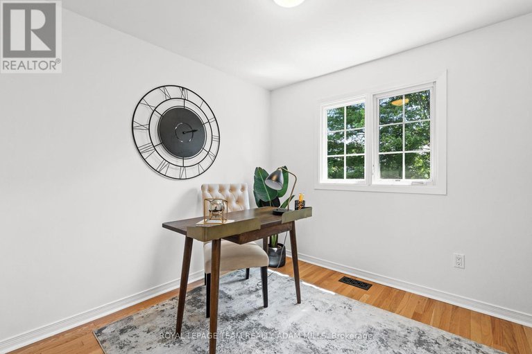 28517736/1205-st-moritz-court/convent-glen-north/ottawa/ontario/K1C2B2_28