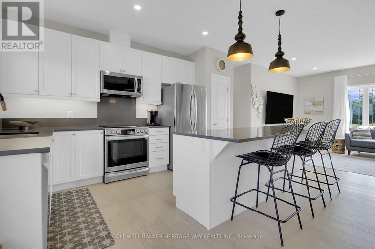 29034500/218-owen-lucas-street/mcnabbraeside-twps/mcnabbraeside/ontario/K7S3G8_12