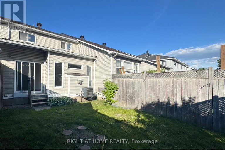 28391369/205-gray-crescent/beaverbrook/ottawa/ontario/K2K3L8_30