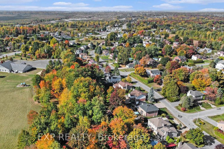 28983082/150-topaze-avenue/navan/ottawa/ontario/K4B1K1_47