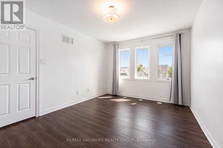 28782242/2427-nutgrove-avenue/half-moon-bay/ottawa/ontario/K2J0X4_22