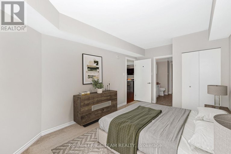 28538040/1404-234-rideau-street/sandy-hill/ottawa/ontario/K1N0A9_15