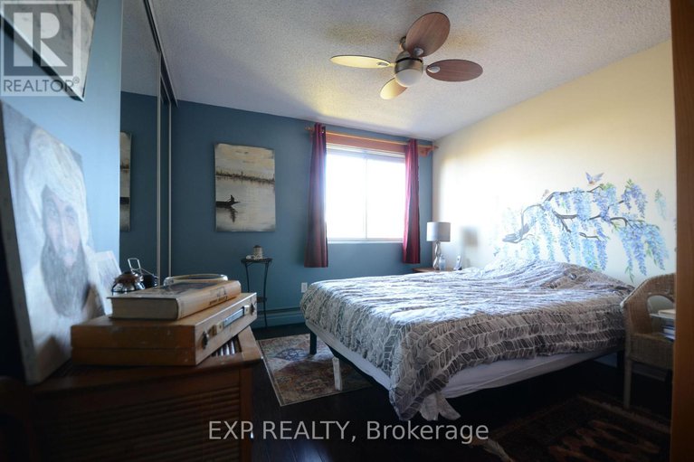 28890063/518-20-chesterton-drive/borden-farmstewart-farmcarleton-heightsparkwood-hills/ottawa/ontario/K2E6Z7_10