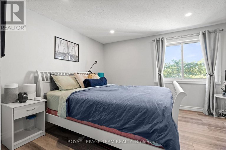 29049397/1578-cheevers-crescent/fallingbrookpineridge/ottawa/ontario/K4A2J8_21