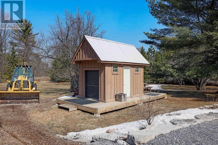 29582623/270-maclarens-side-road/woodlawnmaclarens-landingkilmaurs/ottawa/ontario/K0A3M0_32