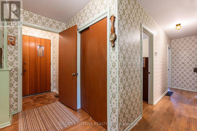 29002318/2200-flower-avenue/woodroffe/ottawa/ontario/K2B7A8_3