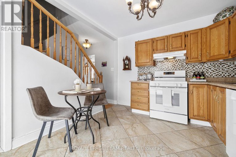28500316/1357-thames-street/carlington/ottawa/ontario/K1Z7N3_14