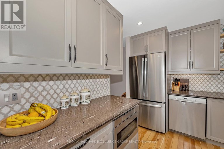 28418354/92-1643-du-sommet-place/chateauneuf/ottawa/ontario/K1C4Z9_19