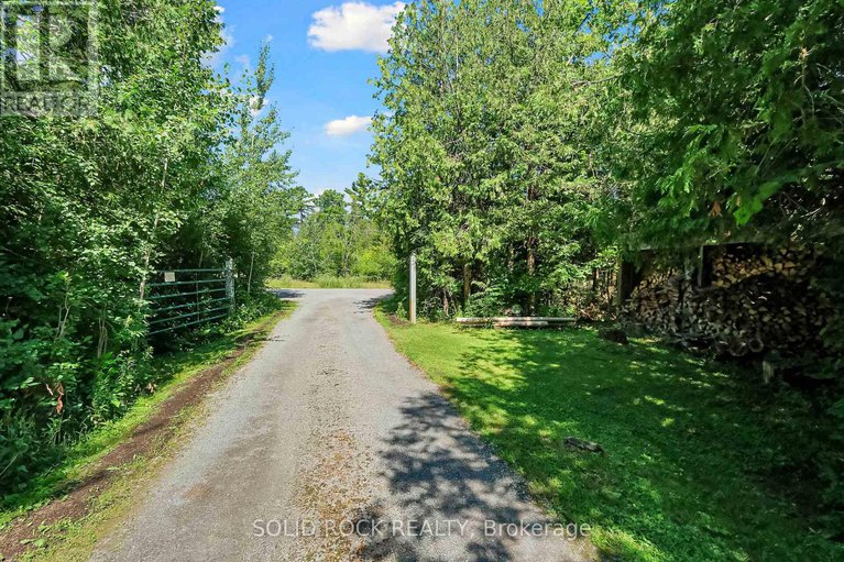 28631111/209-deerwood-drive/fitzroy-ward-south-west/ottawa/ontario/K0A2H0_3
