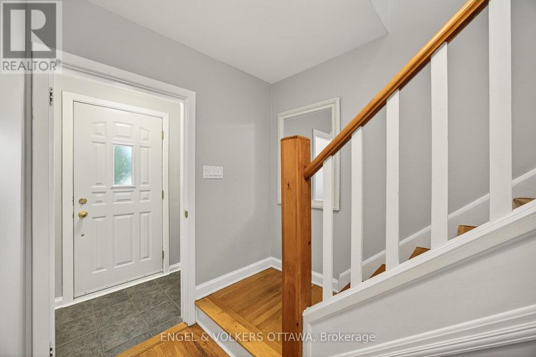28835292/557-roosevelt-avenue/mckellarhighland/ottawa/ontario/K2A2A2_5