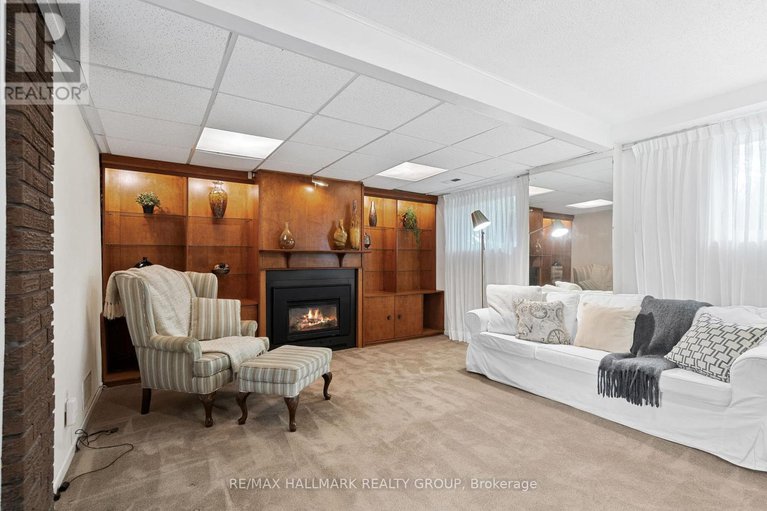 28581725/2143-hubbard-crescent/beacon-hill-north/ottawa/ontario/K1J6L3_19