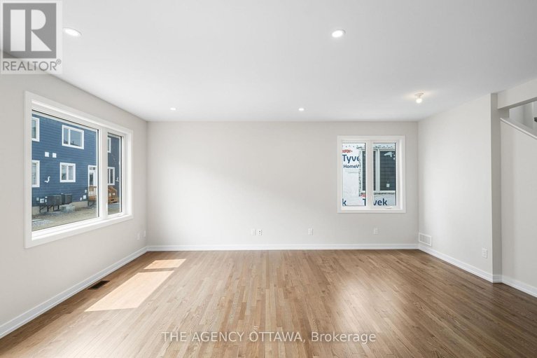 29303464/948-seagrave-lane/btwn-franktown-rd-fallowfield-rd/ottawa/ontario/K0A2Z0_9