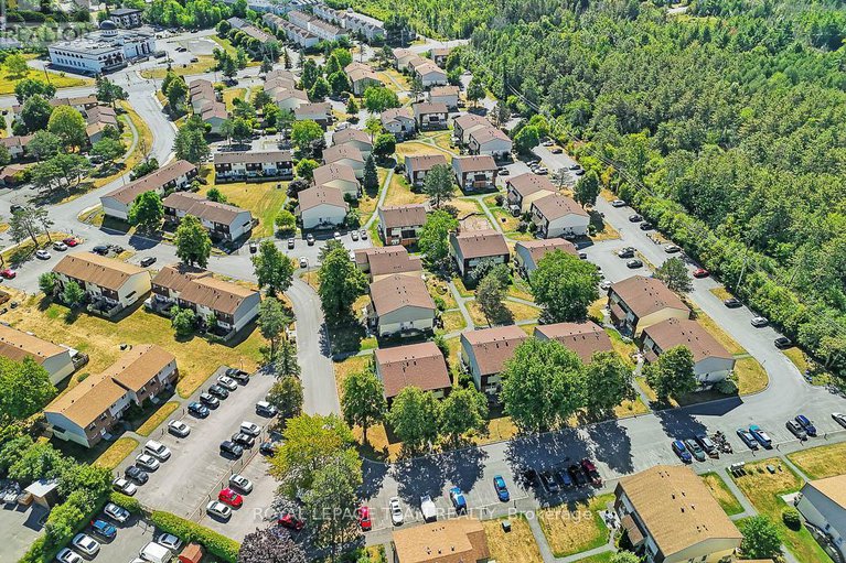 28759659/c-9-forester-crescent/westcliffe-estates/ottawa/ontario/K2H8Y1_28