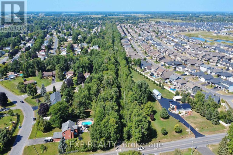 28769528/1083-eadie-road/village-of-russell/russell/ontario/K4R1E5_32
